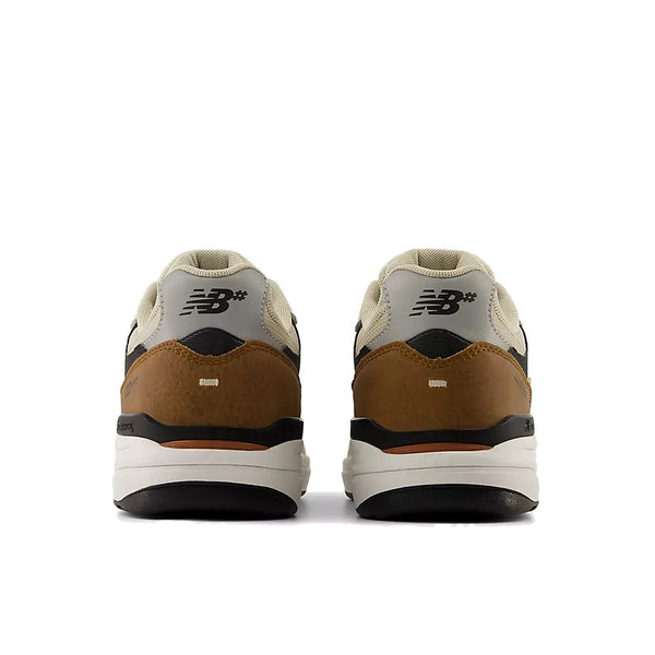 NEW BALANCE NUMERIC -  933 REYNOLDS